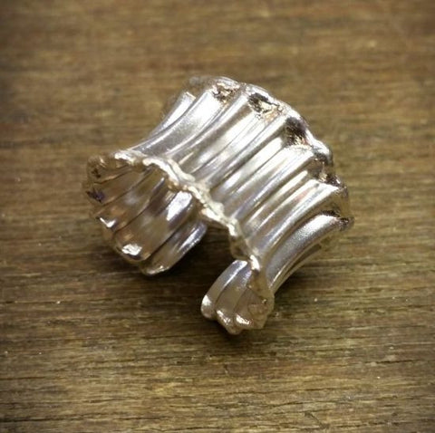 Silver concave corrugated open ring