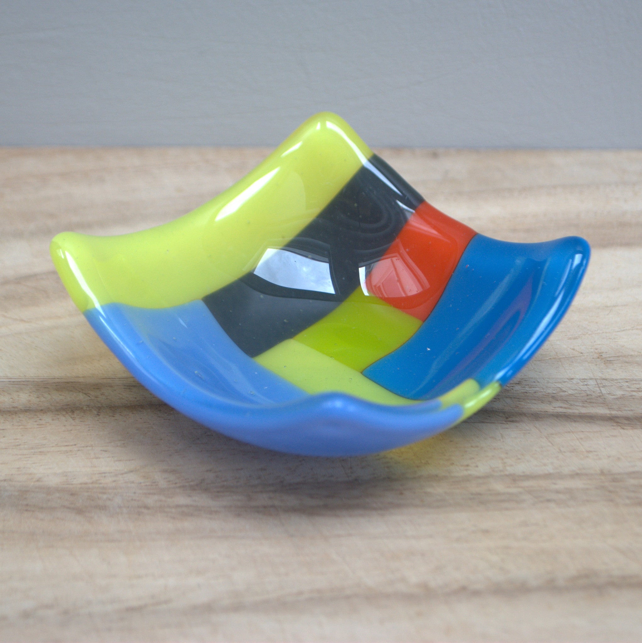 Mini glass bowl
