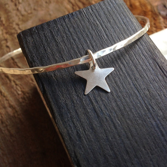Single bangle with Star charm