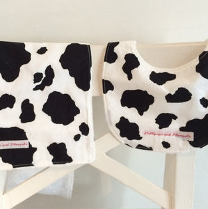 Bib & Burp cloth set - Cow print